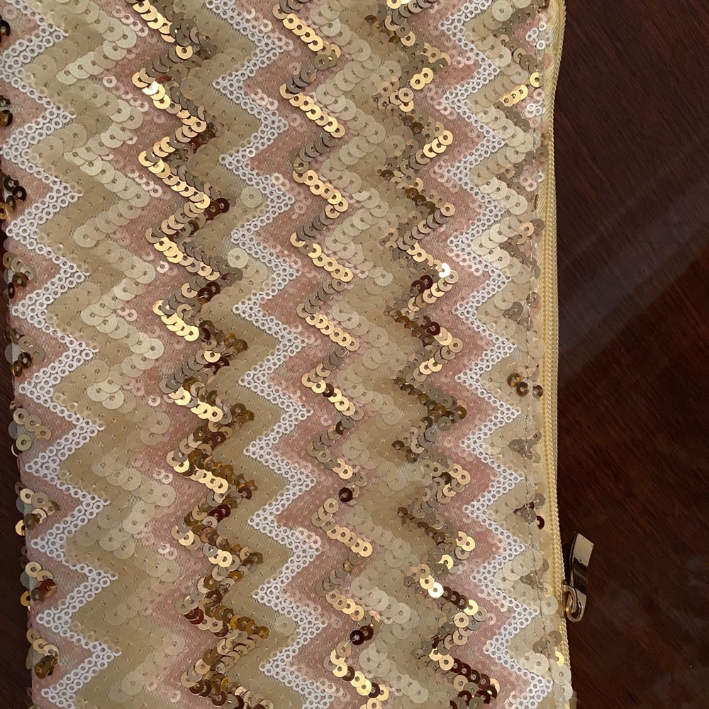 Purse - Picture 4 of 5
